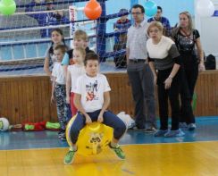 Красноярск: спортивный праздник среди детей