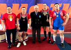 Красноярские динамовцы на чемпионате России по пауэрлифтингу