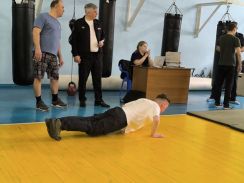 При содействии Красноярского «Динамо» прошла проверка по физической подготовке сотрудников СибЛУ МВД России