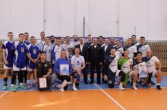 Первый заместитель председателя Красноярского «Динамо» наградил победителей и призеров волейбольного турнира