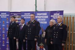 Заместитель председателя Красноярского «Динамо», наградил победителей и призеров по стрельбе и служебному биатлону, памяти генерал-майора милиции В.И. Горобцова