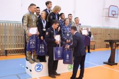 Заместитель председателя Красноярского «Динамо», наградил победителей и призеров по стрельбе и служебному биатлону, памяти генерал-майора милиции В.И. Горобцова